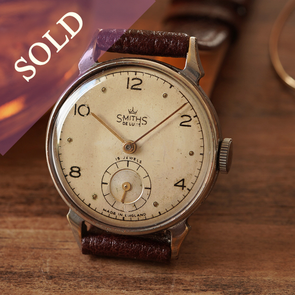 美品 SMITHS DE LUXE 白文字盤 ヴィンテージ時計 1950年代製 美品 SMITHS DE LUXE 白文字盤 ヴィンテージ時計 1950年代製 美品